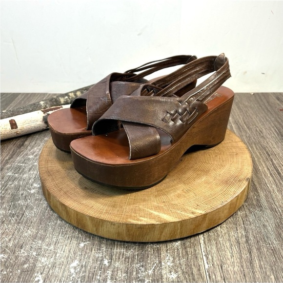 Vintage Shoes - *Vintage 70's Bravolinos | Wooden Sling back Platform Sandals Size 8.5-9